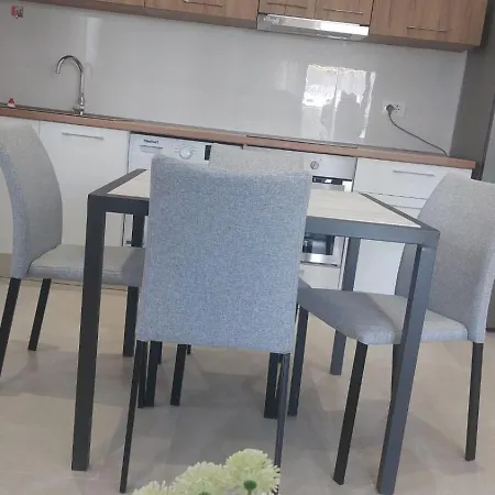 Guacka Near דירה גולם